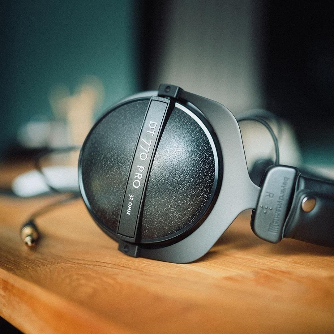 blucoil Beyerdynamic DT 770 PRO 32 Ohm Over-Ear Studio Headphones Bundle USB Gaming Controller for Windows/Mac/PS4, Y Splitter Cable, 6' 3.5mm Extension Cable, Headphone Hook, and 5X Cable Ties