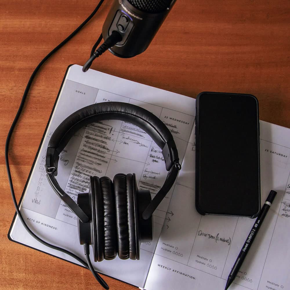 Audio-Technica ATH-M20x Professional Studio Monitor Headphones, Black Bundle with Blucoil Aluminum Dual Suspension Headphone Hanger, and 6-FT Audio Extension Cable (3.5mm)