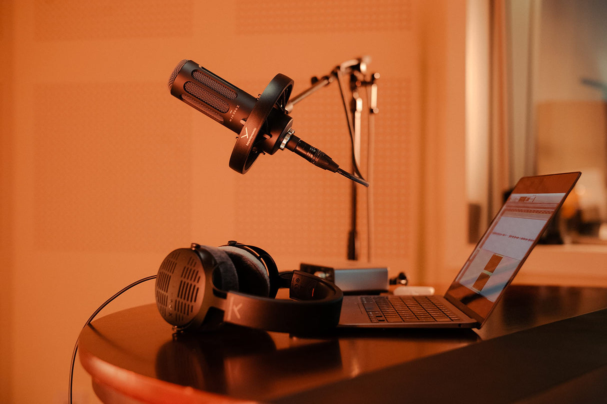 beyerdynamic PRO X M70 Professional Front-Addressed Dynamic Microphone with Storage Bag, Pop Filter, and Shock Mount